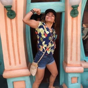 Meet your Posher, Montserrat